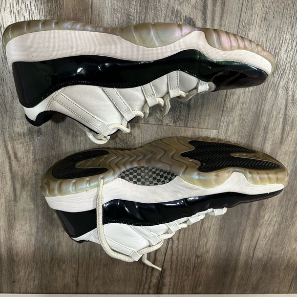 Nike Air Jordan 11 Retro - Picture 8 of 10